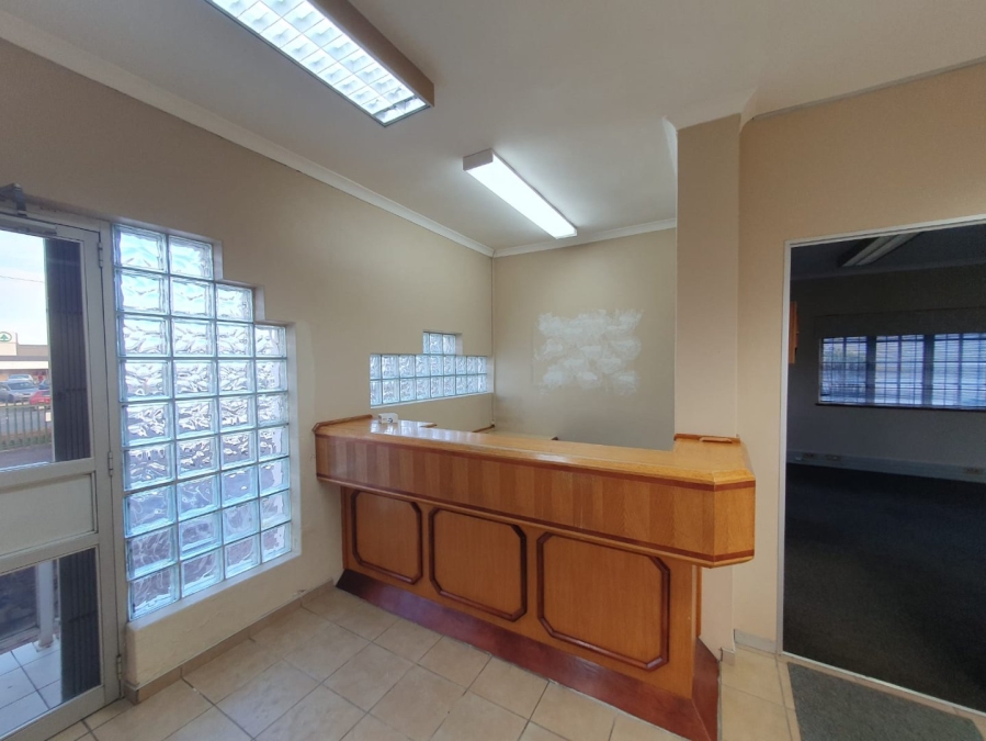 To Let Commercial Property for Rent in Bluff KwaZulu-Natal