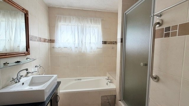 3 Bedroom Property for Sale in Uvongo KwaZulu-Natal