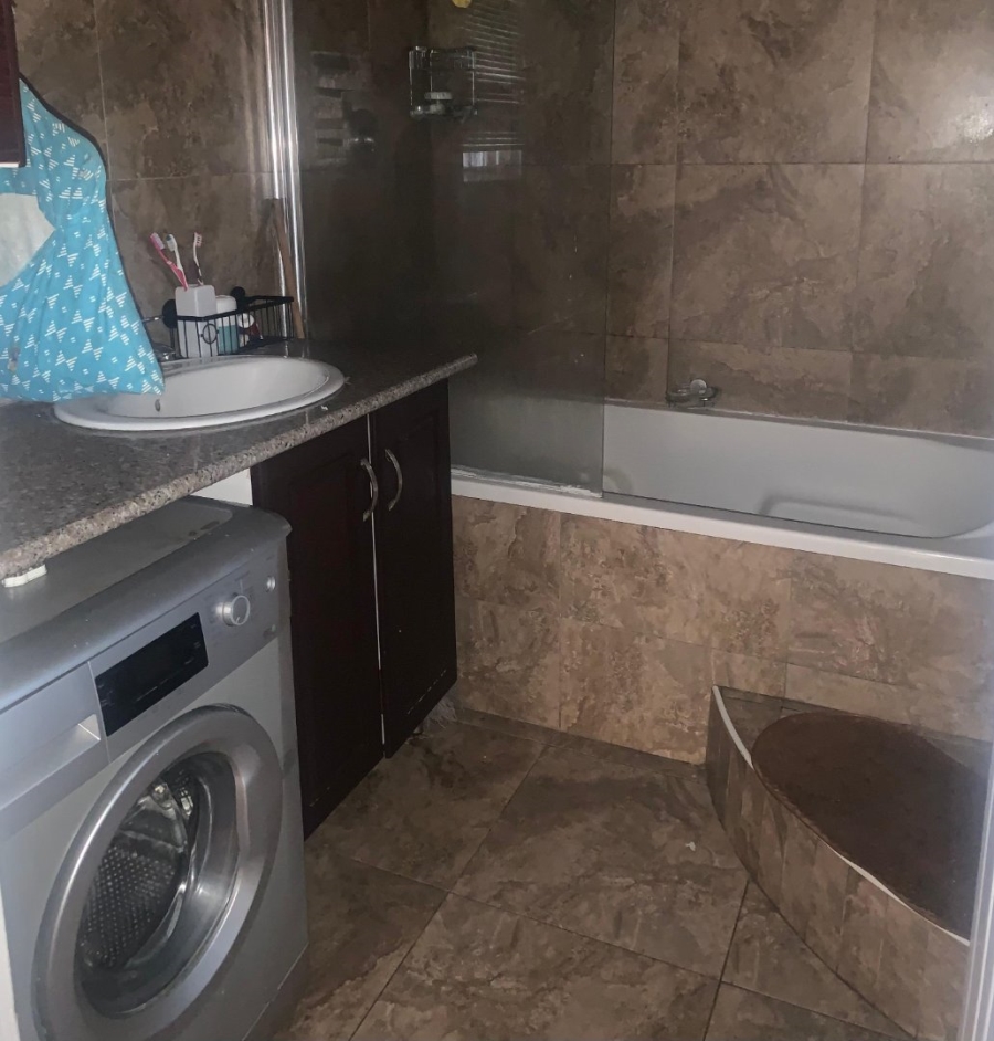 2 Bedroom Property for Sale in Morningside KwaZulu-Natal