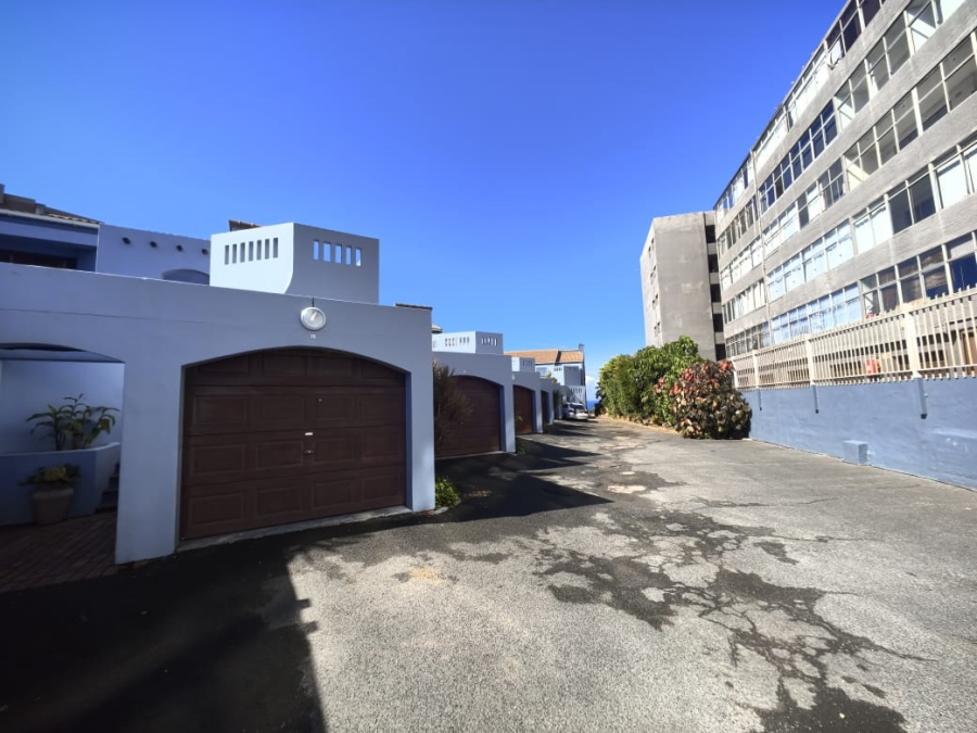 To Let 3 Bedroom Property for Rent in Amanzimtoti KwaZulu-Natal