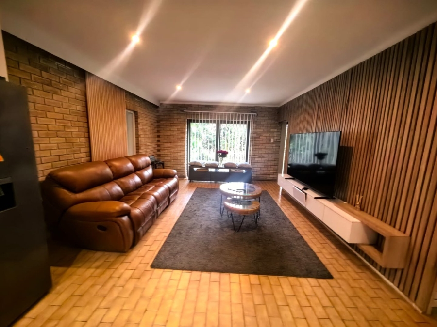 4 Bedroom Property for Sale in Amanzimtoti KwaZulu-Natal