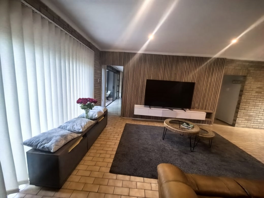 4 Bedroom Property for Sale in Amanzimtoti KwaZulu-Natal