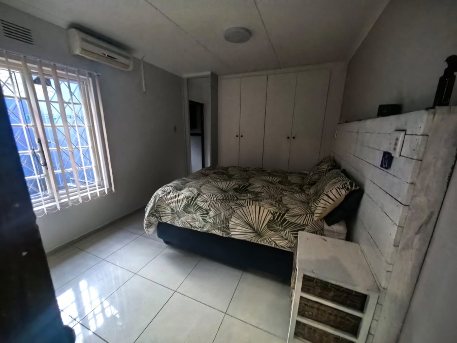 4 Bedroom Property for Sale in Amanzimtoti KwaZulu-Natal
