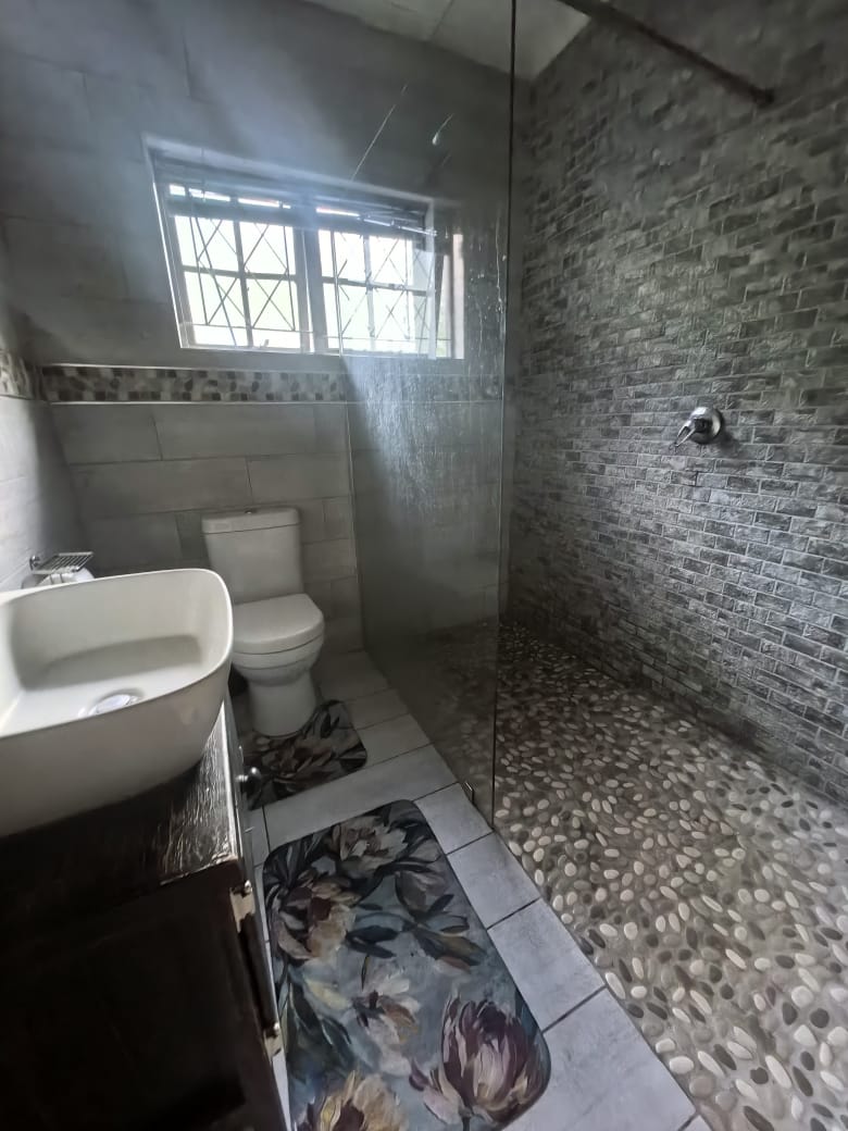 4 Bedroom Property for Sale in Amanzimtoti KwaZulu-Natal