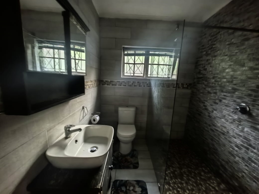 4 Bedroom Property for Sale in Amanzimtoti KwaZulu-Natal