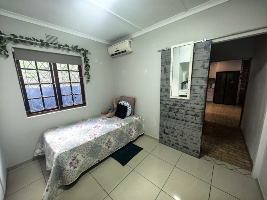 4 Bedroom Property for Sale in Amanzimtoti KwaZulu-Natal
