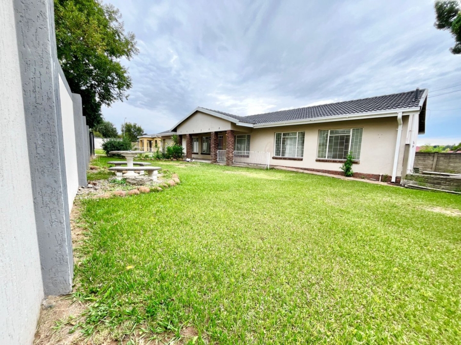 3 Bedroom Property for Sale in Pioneer Park KwaZulu-Natal