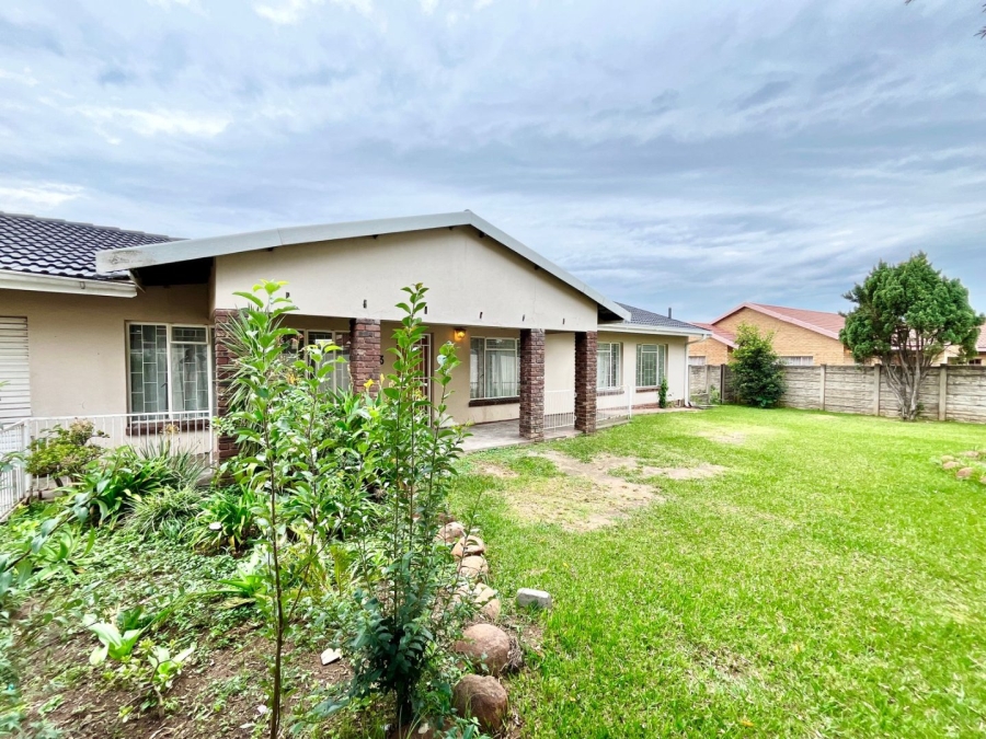 3 Bedroom Property for Sale in Pioneer Park KwaZulu-Natal