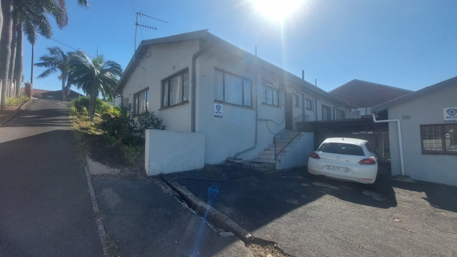 6 Bedroom Property for Sale in Umhlatuzana KwaZulu-Natal
