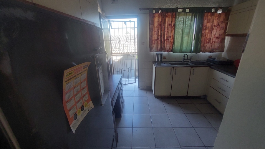 6 Bedroom Property for Sale in Umhlatuzana KwaZulu-Natal