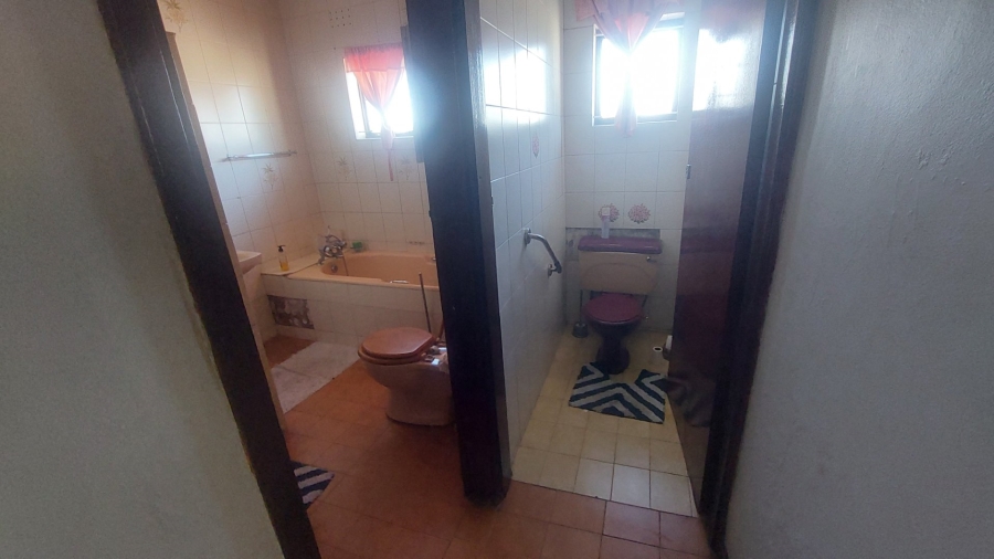 6 Bedroom Property for Sale in Umhlatuzana KwaZulu-Natal