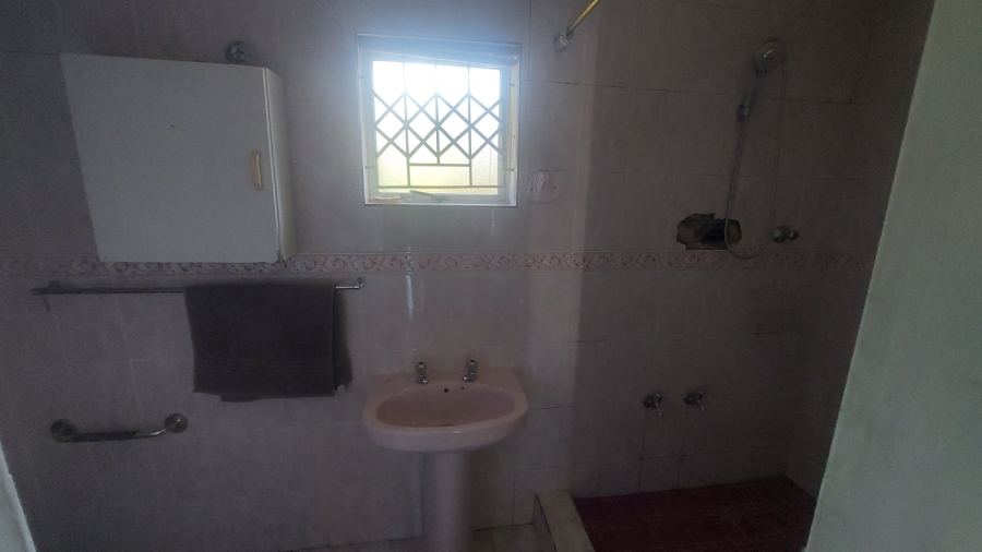 6 Bedroom Property for Sale in Umhlatuzana KwaZulu-Natal