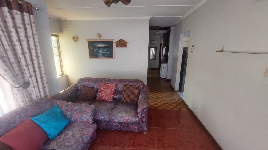 6 Bedroom Property for Sale in Umhlatuzana KwaZulu-Natal