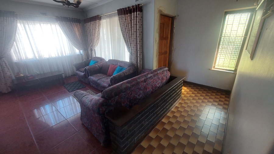 6 Bedroom Property for Sale in Umhlatuzana KwaZulu-Natal