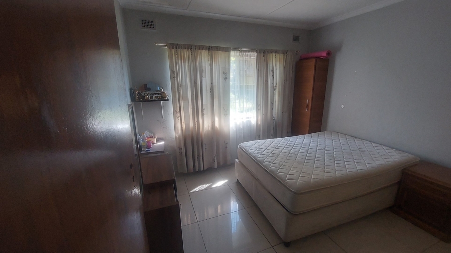 6 Bedroom Property for Sale in Umhlatuzana KwaZulu-Natal