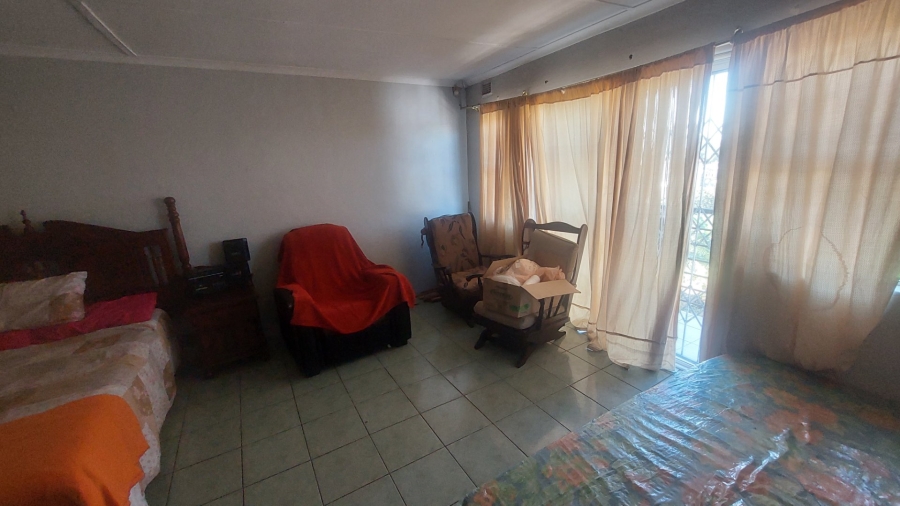 6 Bedroom Property for Sale in Umhlatuzana KwaZulu-Natal