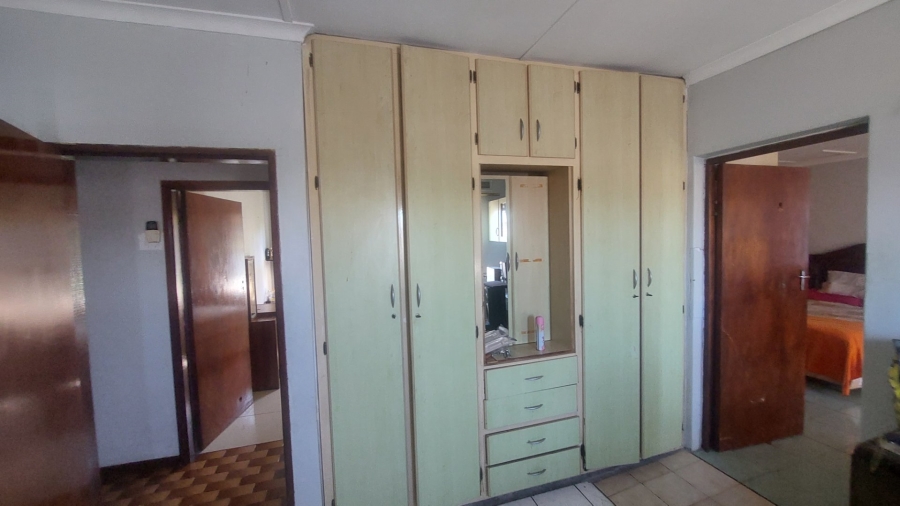 6 Bedroom Property for Sale in Umhlatuzana KwaZulu-Natal
