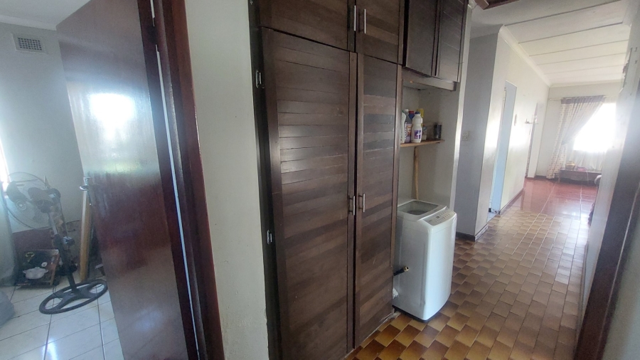 6 Bedroom Property for Sale in Umhlatuzana KwaZulu-Natal