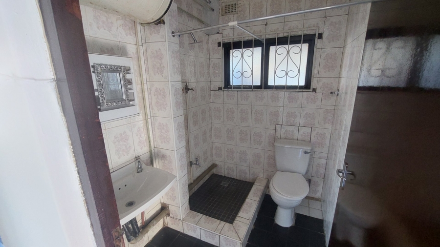 6 Bedroom Property for Sale in Umhlatuzana KwaZulu-Natal