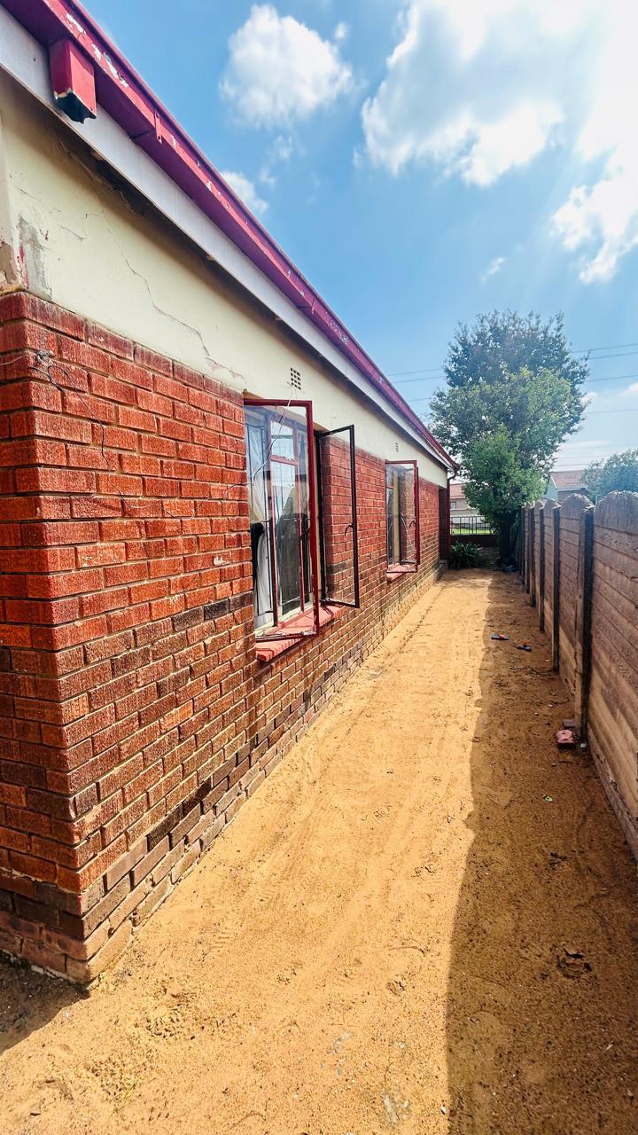  Bedroom Property for Sale in Osizweni KwaZulu-Natal