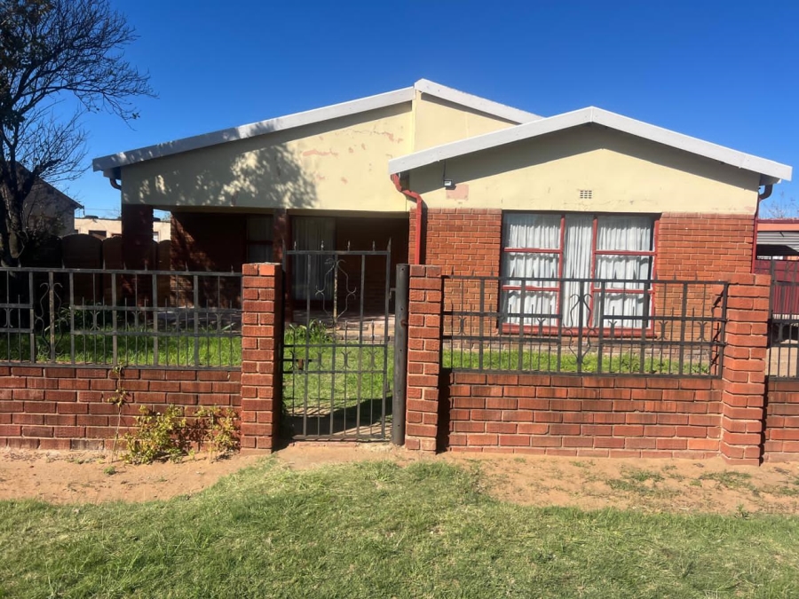 5 Bedroom Property for Sale in Osizweni KwaZulu-Natal