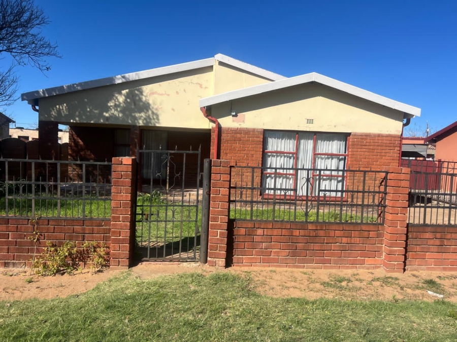 5 Bedroom Property for Sale in Osizweni KwaZulu-Natal