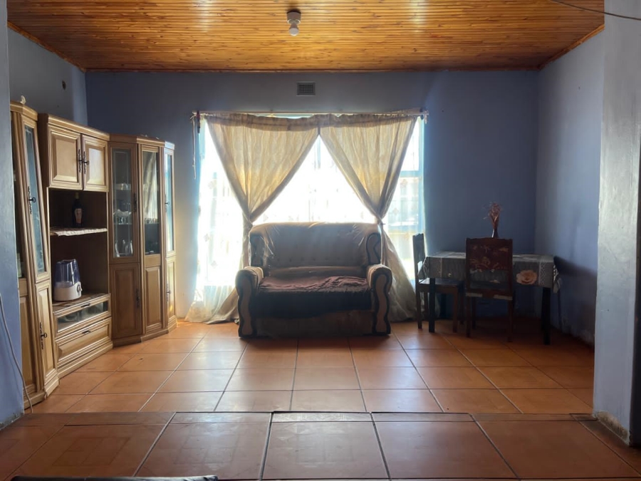 5 Bedroom Property for Sale in Osizweni KwaZulu-Natal