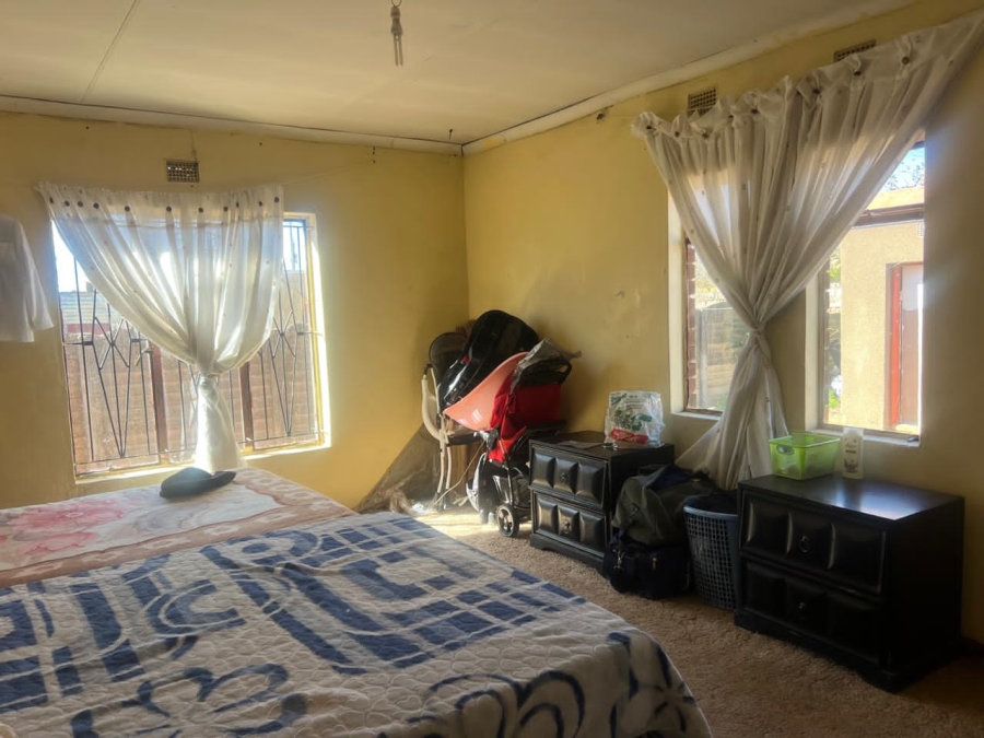 5 Bedroom Property for Sale in Osizweni KwaZulu-Natal