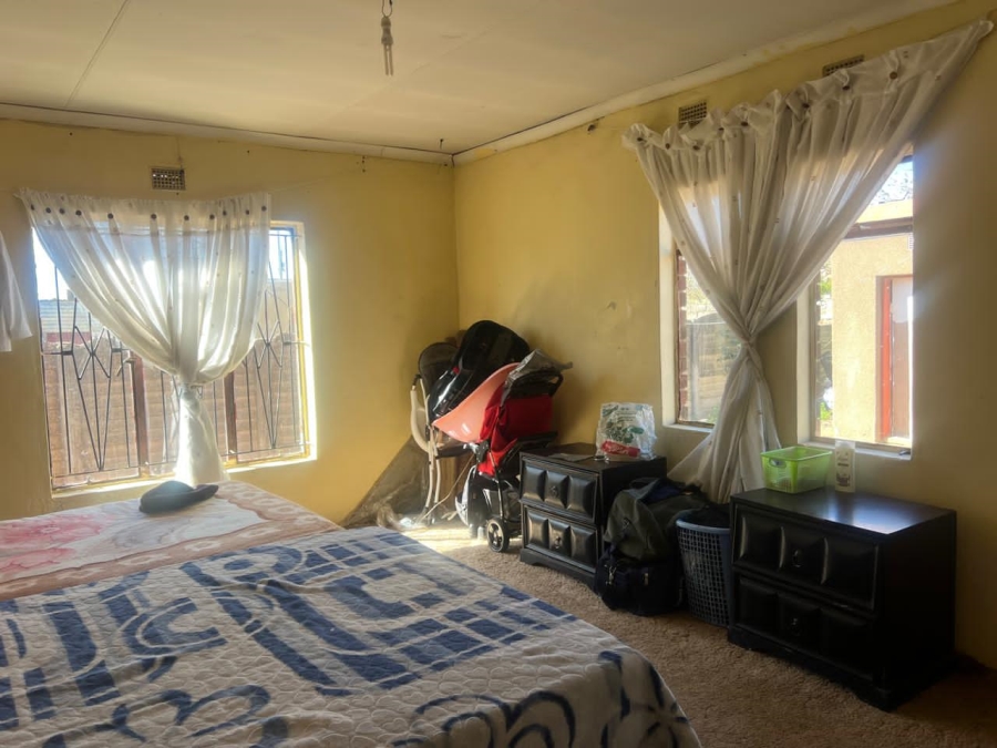 5 Bedroom Property for Sale in Osizweni KwaZulu-Natal