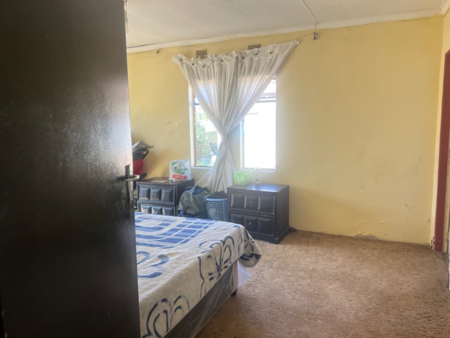 5 Bedroom Property for Sale in Osizweni KwaZulu-Natal