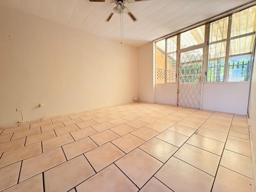 To Let 2 Bedroom Property for Rent in Huttenheights KwaZulu-Natal