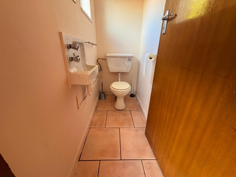 To Let 2 Bedroom Property for Rent in Huttenheights KwaZulu-Natal