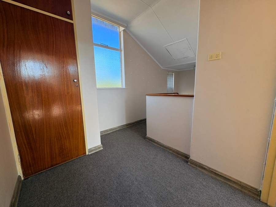 To Let 2 Bedroom Property for Rent in Huttenheights KwaZulu-Natal