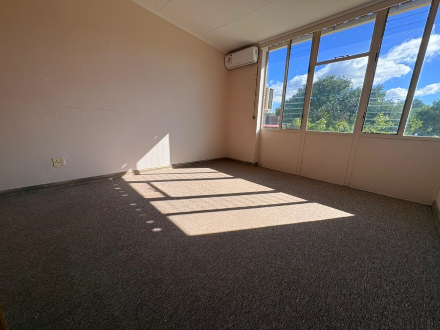 To Let 2 Bedroom Property for Rent in Huttenheights KwaZulu-Natal