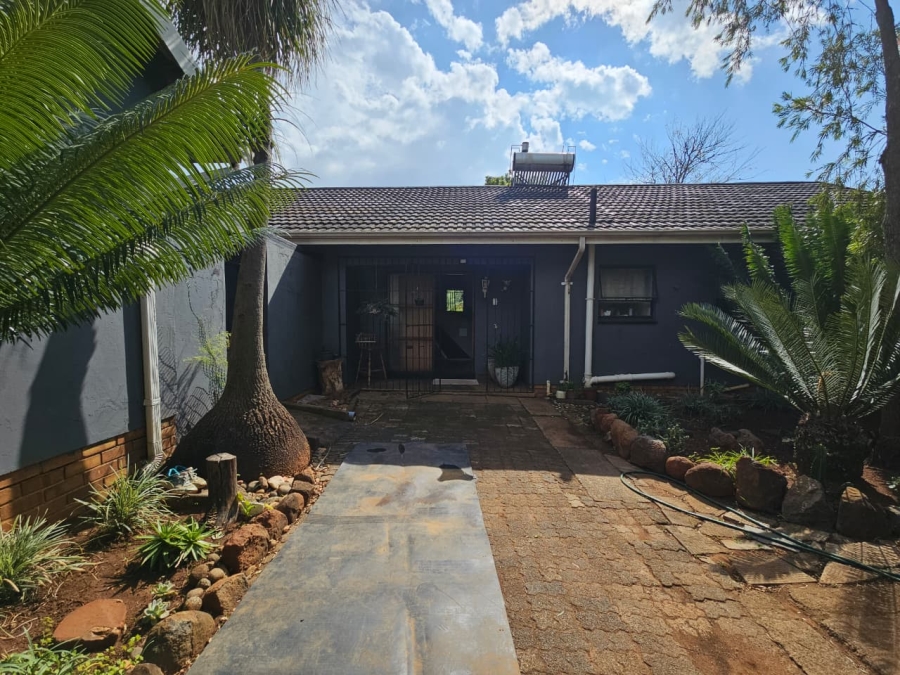 4 Bedroom Property for Sale in Signal Hill KwaZulu-Natal