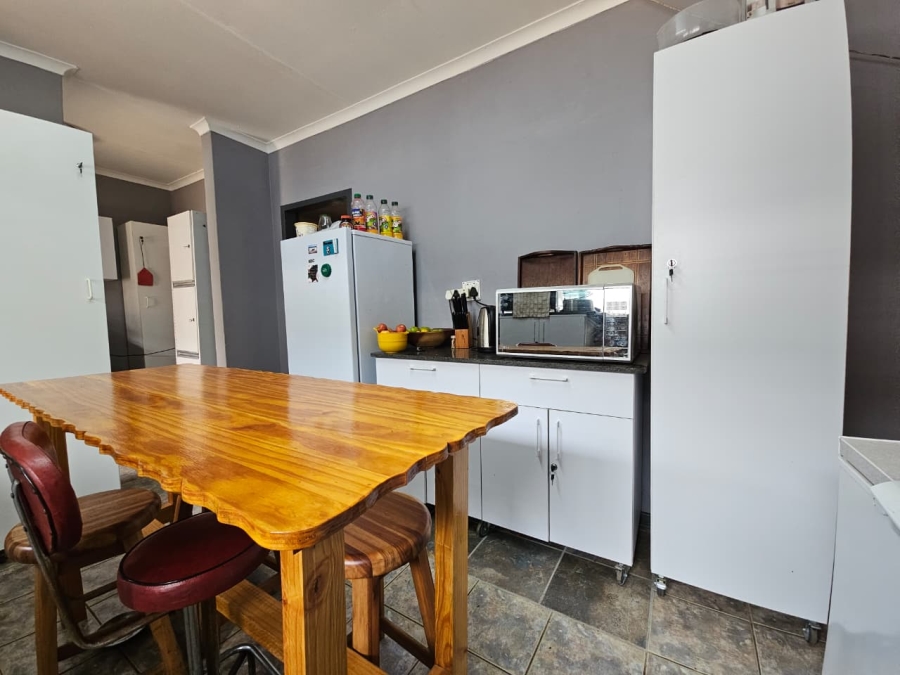 4 Bedroom Property for Sale in Signal Hill KwaZulu-Natal