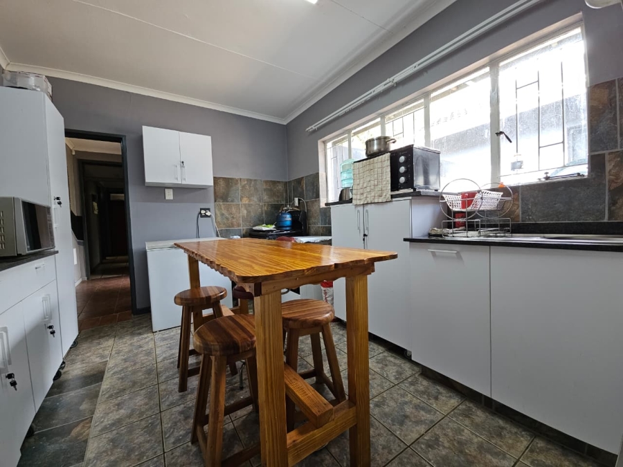 4 Bedroom Property for Sale in Signal Hill KwaZulu-Natal