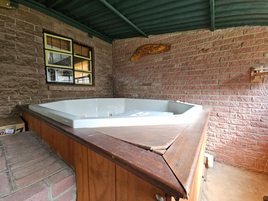 4 Bedroom Property for Sale in Signal Hill KwaZulu-Natal