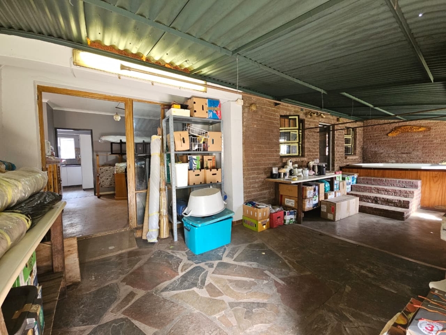 4 Bedroom Property for Sale in Signal Hill KwaZulu-Natal