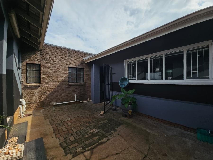 4 Bedroom Property for Sale in Signal Hill KwaZulu-Natal