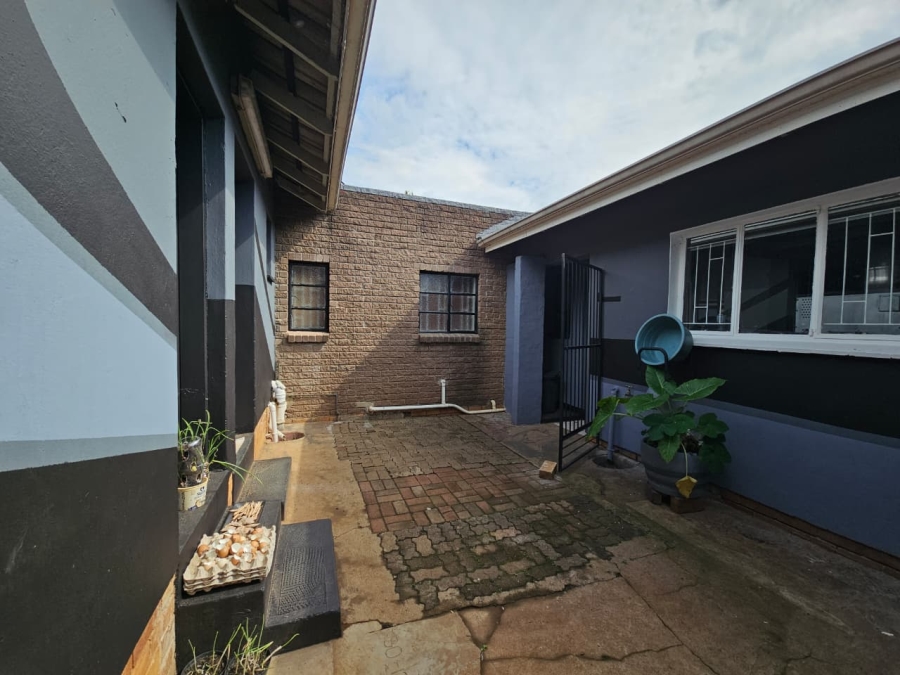 4 Bedroom Property for Sale in Signal Hill KwaZulu-Natal