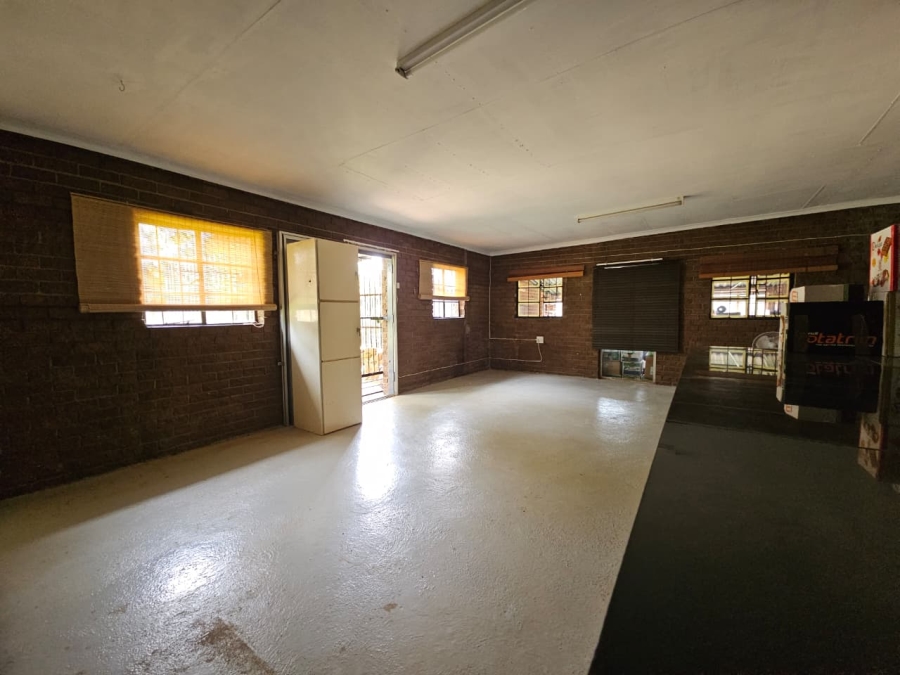 4 Bedroom Property for Sale in Signal Hill KwaZulu-Natal