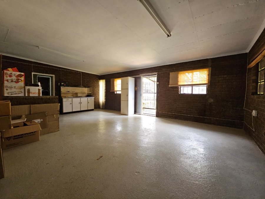 4 Bedroom Property for Sale in Signal Hill KwaZulu-Natal