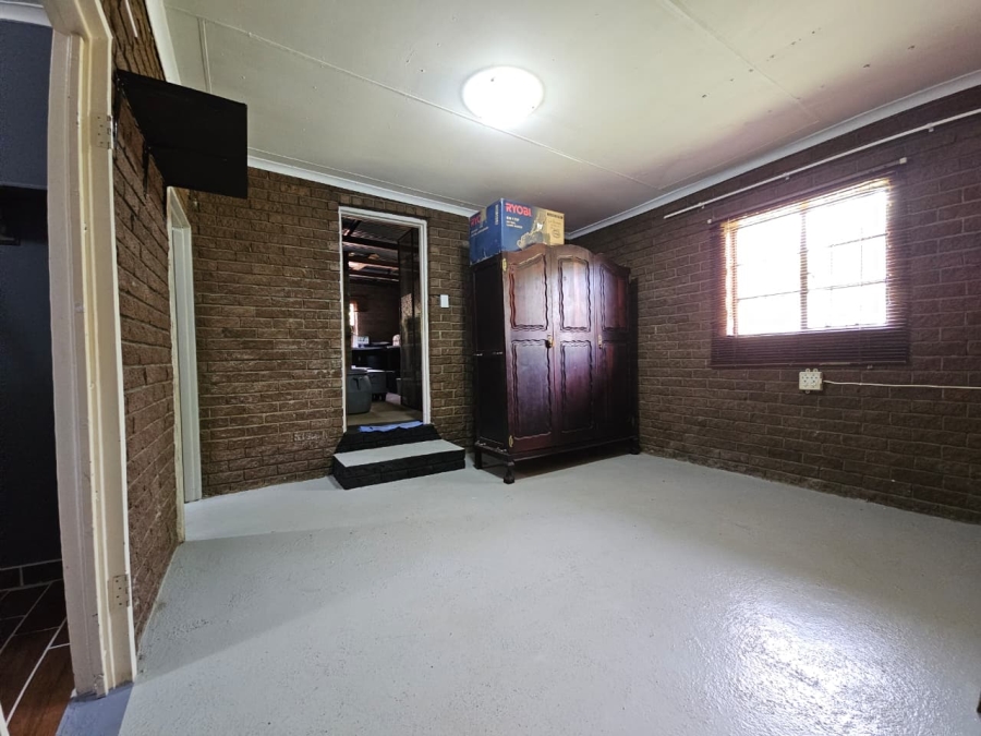 4 Bedroom Property for Sale in Signal Hill KwaZulu-Natal