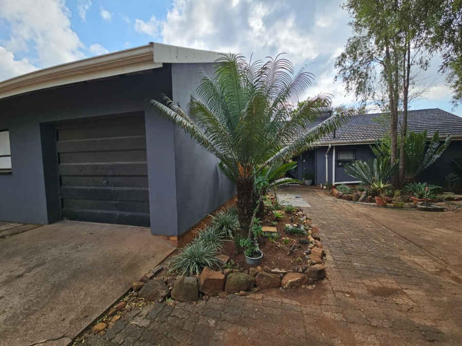 4 Bedroom Property for Sale in Signal Hill KwaZulu-Natal