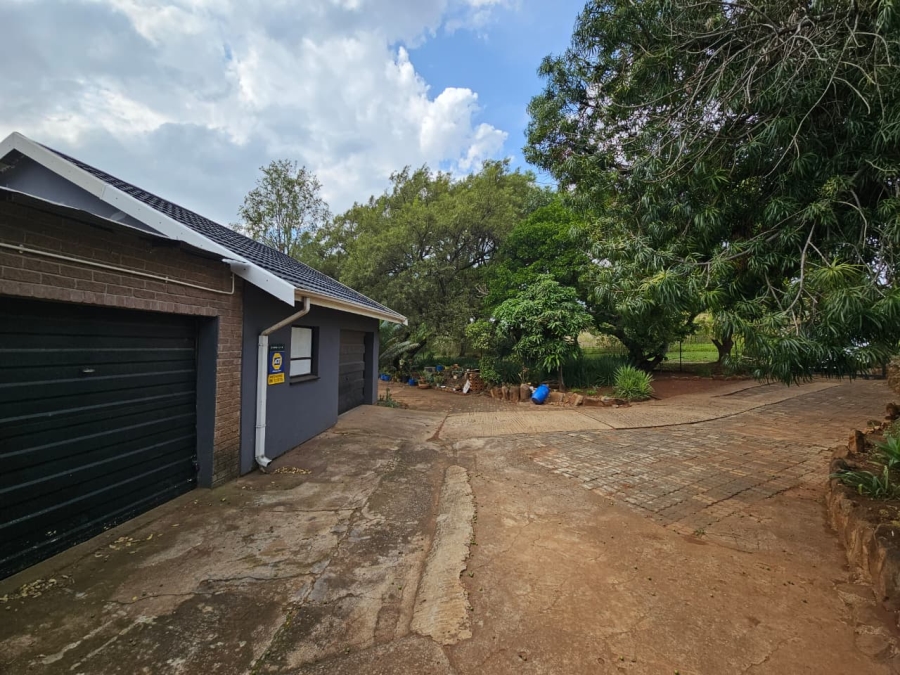 4 Bedroom Property for Sale in Signal Hill KwaZulu-Natal