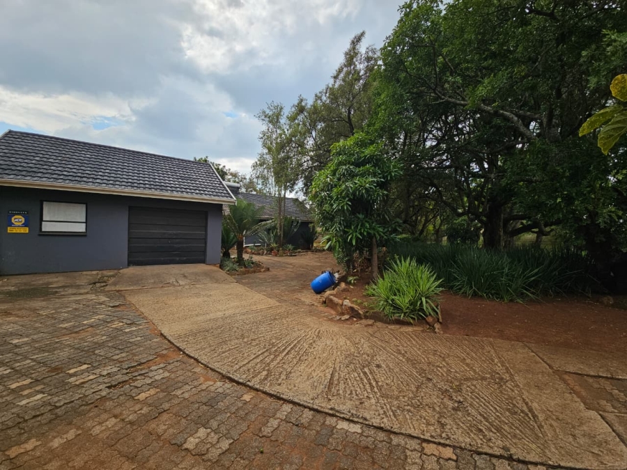 4 Bedroom Property for Sale in Signal Hill KwaZulu-Natal