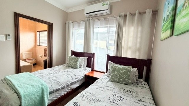 2 Bedroom Property for Sale in Uvongo KwaZulu-Natal