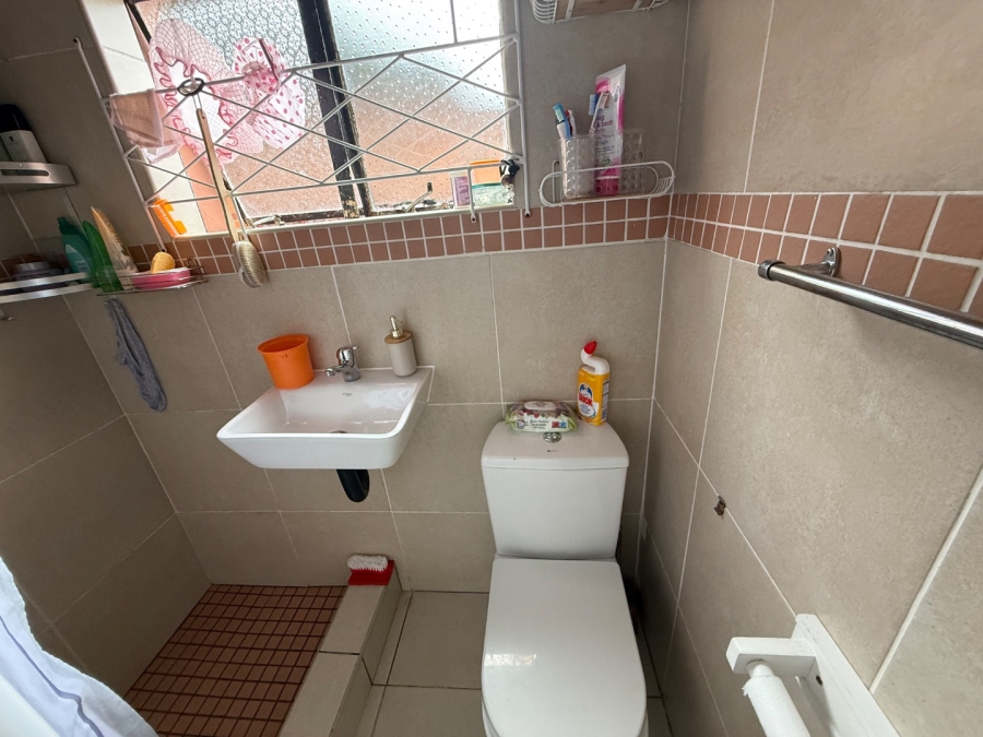  Bedroom Property for Sale in Newholme KwaZulu-Natal