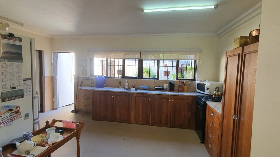 6 Bedroom Property for Sale in Ivy Beach KwaZulu-Natal